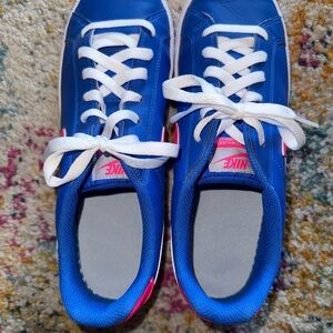 Nike Women’s Sneakers in Blue and Pink